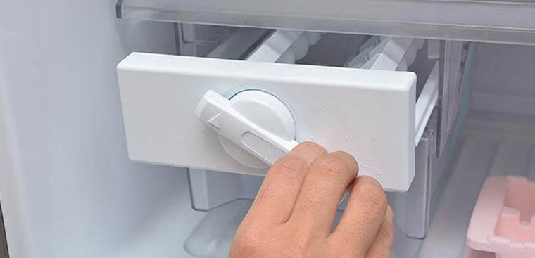 Tại sao tủ lạnh lâu không đông đá và cách khắc phục nhanh như thế nào?